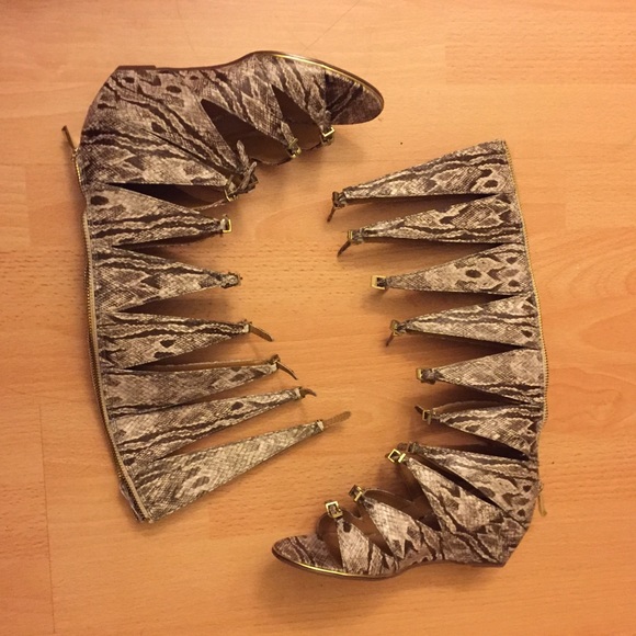 LF Report Signature Gladiator Snake Print Sandals - Picture 3 of 4