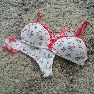 HEMA Ladies Bra and Underwear set