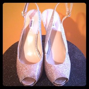 Guess Huelan Peep-toe