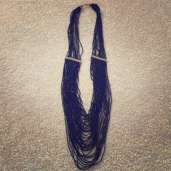 Beautiful long black necklace!
