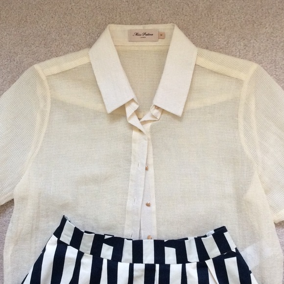 PRICE DROP Short sleeve sheer woven crop top