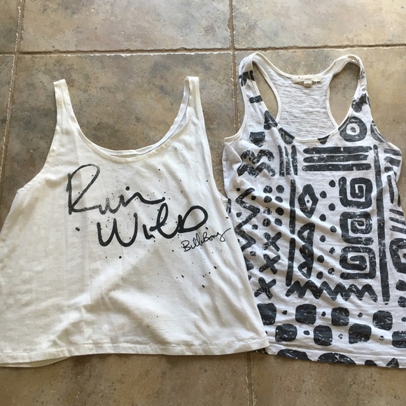 Set of 2 tanks