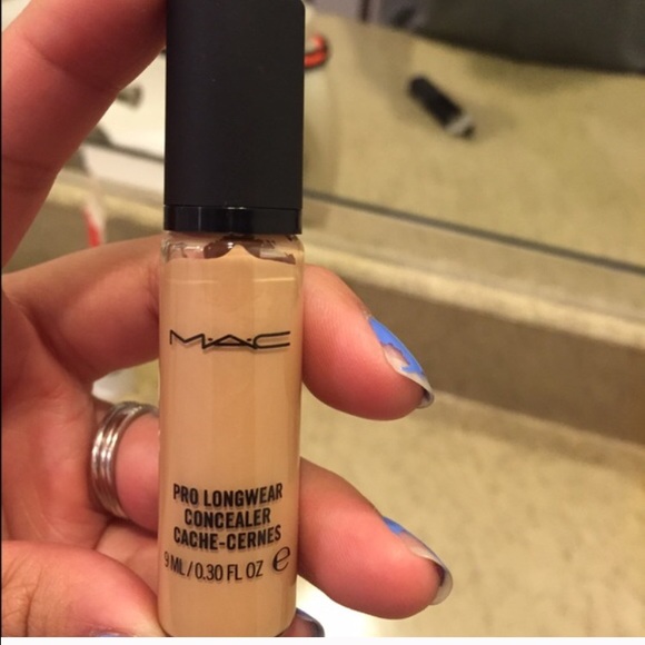 Concealer/ setting powder