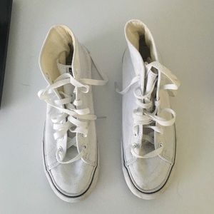White Sk8 Hi Vans