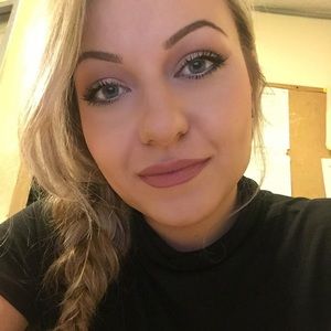 Meet your Posher, Lana