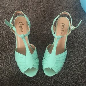 Turquoise wedge
