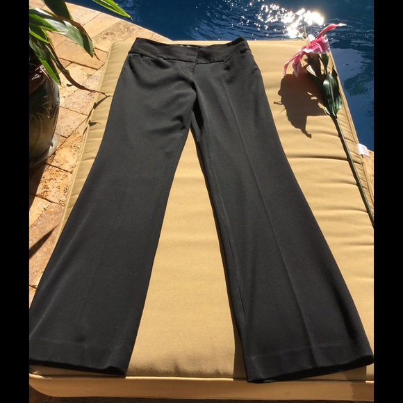 CLOSET CLOSED FOR SUMMER - Picture 3 of 4