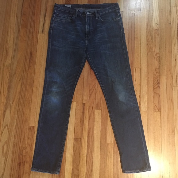 Levis dark wash jeans (mens)
