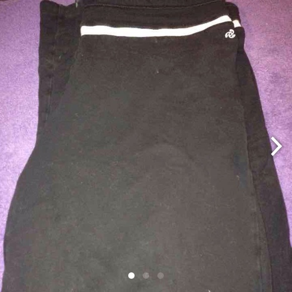 Womans Black Stretchy Capris - Picture 1 of 3