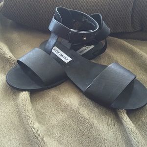 Steve Madden Evict Sandal