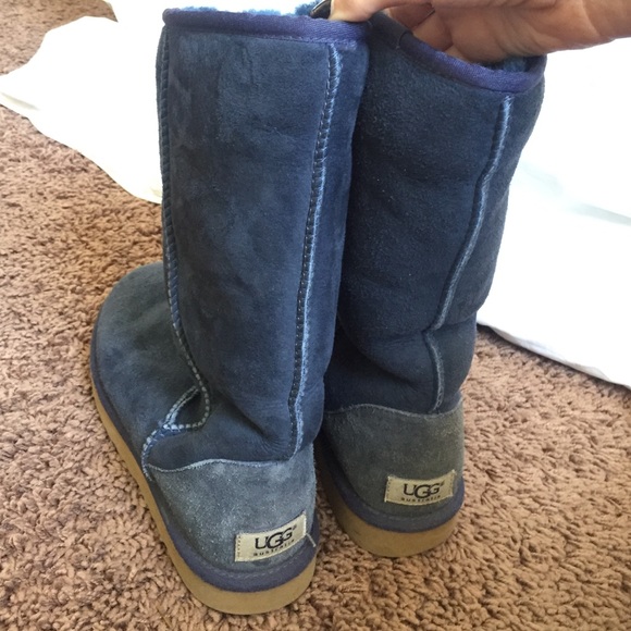 navy-blue-boy-uggs