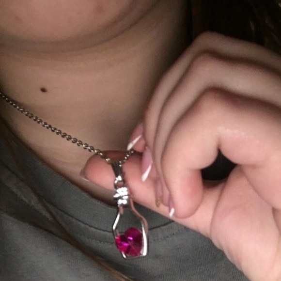 (J1) Heart in a Bottle Necklace - Picture 3 of 4