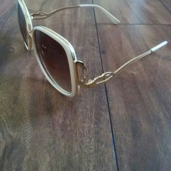 Fashion sunglasses - Picture 2 of 4