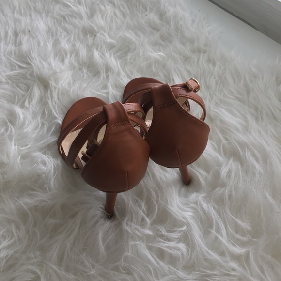 SOLD!! BRAND NEW! Tan Heels. - Picture 3 of 4