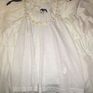 white/flowered flowy crop top