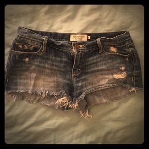 Abercrombie & Fitch cutoffs size 4