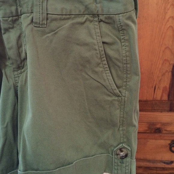Banana Republic khaki green shorts - Picture 4 of 4