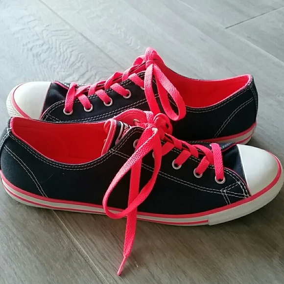 ADULT CONVERSE ALL STAR CHUCK TAYLOR, like new