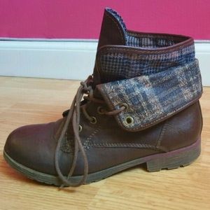 Rock & Candy Lace-Up Ankle Boots