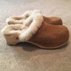 Ugg clogs