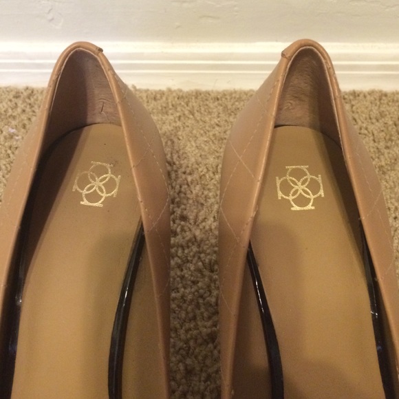 Ann Taylor Heels - Picture 2 of 3