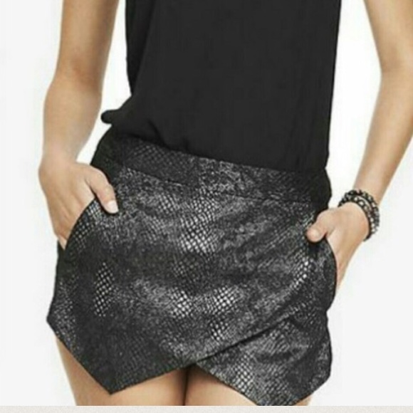 EXPRESS SNAKESKIN SKORT
