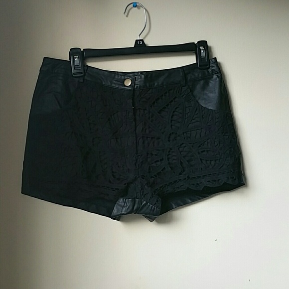 Lace leather shorts
