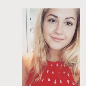 Meet your Posher, Kayla