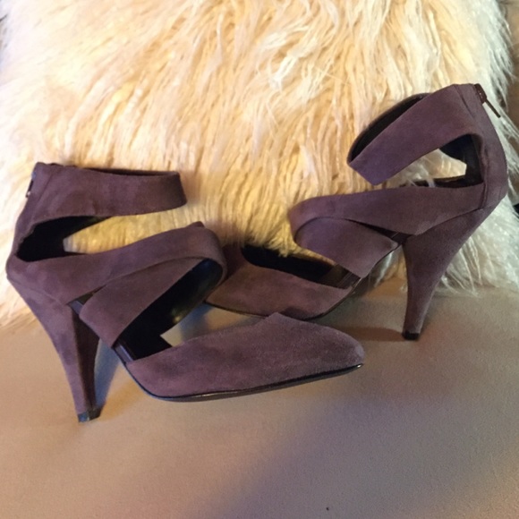 Shoes - Picture 2 of 4