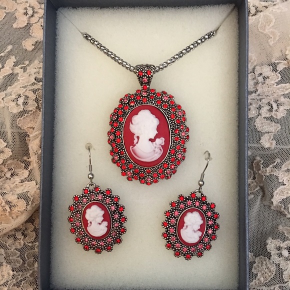 Jewelry - Red Bling Cameo Pendant & Earring Set