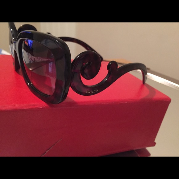 Prada sunglasses - Picture 2 of 3