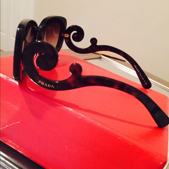 Prada sunglasses - Picture 3 of 3