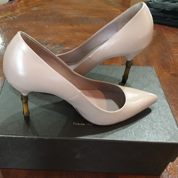 ❌SOLD❌Gucci shoes - Picture 2 of 4