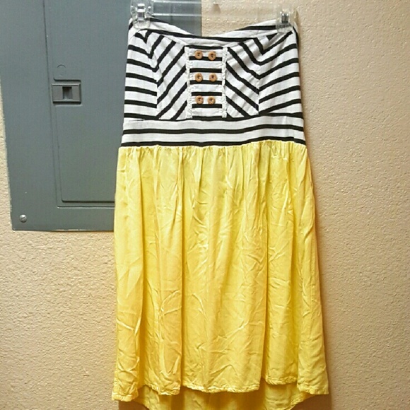 Super cute strapless summer dress