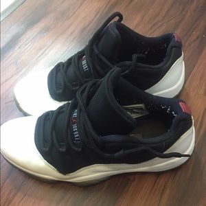 Jordan 11 Concord Lows