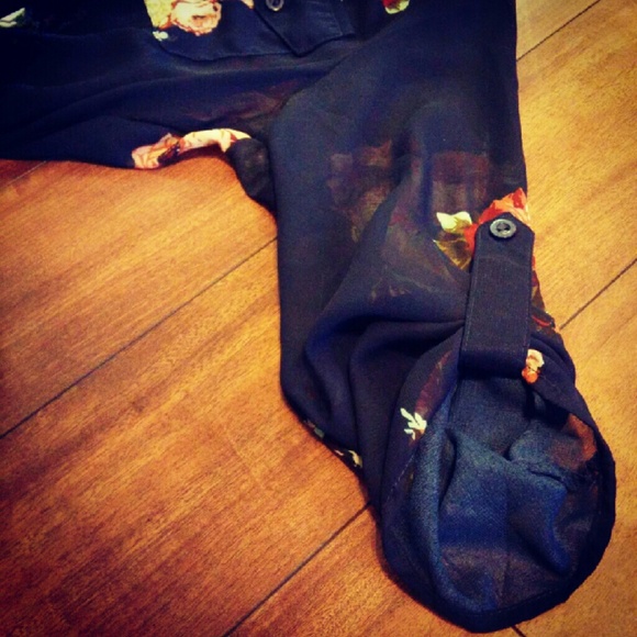 Cute spring dress - Picture 2 of 4