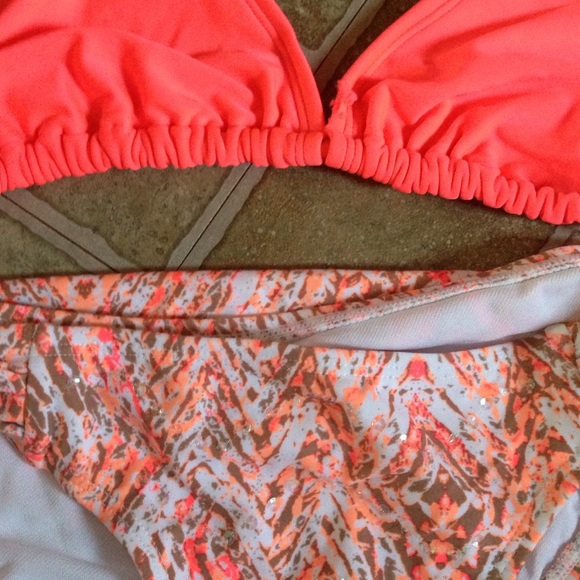 Swim suite - Picture 2 of 2