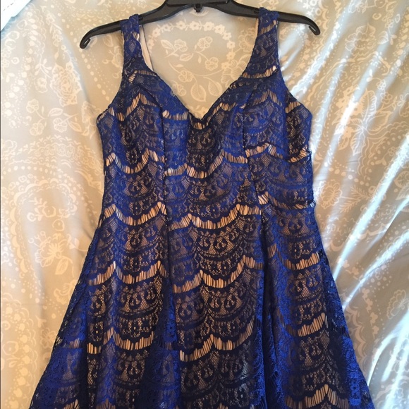 Dress - Picture 2 of 4