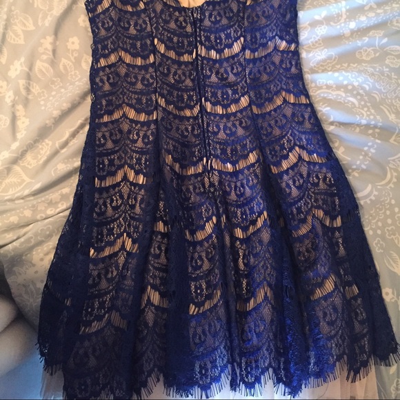 Dress - Picture 4 of 4