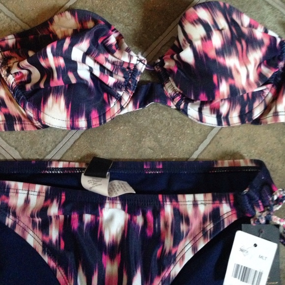 Swim suite - Picture 3 of 3