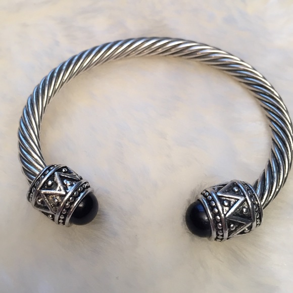 Jewelry - Cuff twisted bracelet