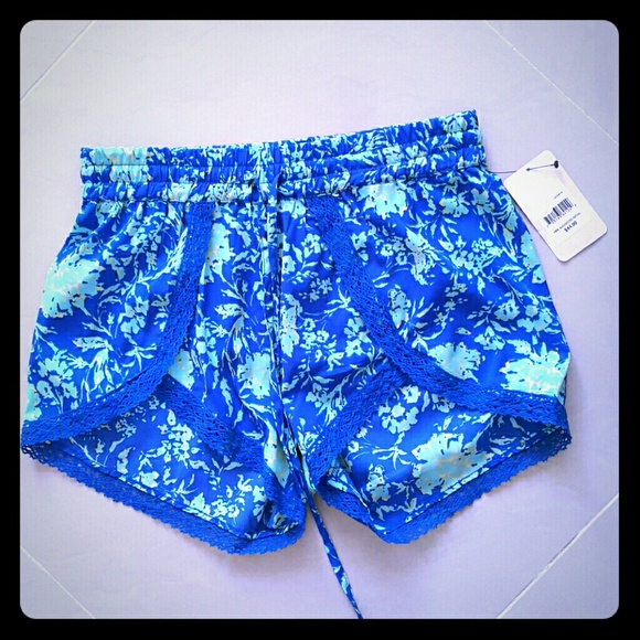 NWT C& V Chelsea & Violet short size XS - Picture 1 of 4
