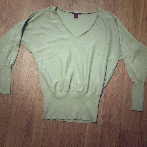 A Scarlett's sleye glittery gold v-neck top