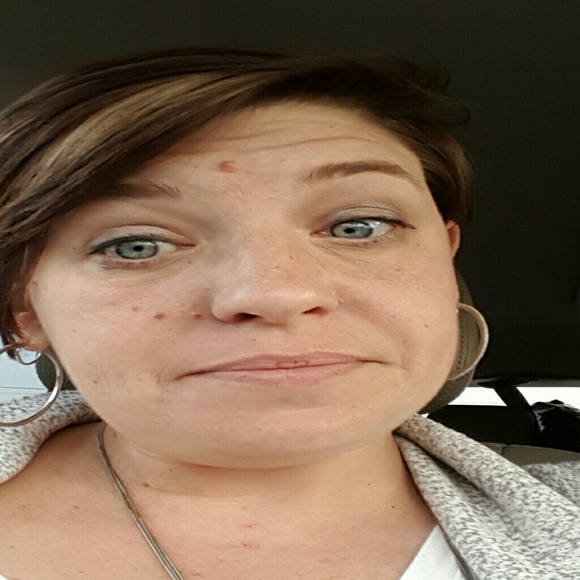 Meet your Posher, Erica - Picture 1 of 1