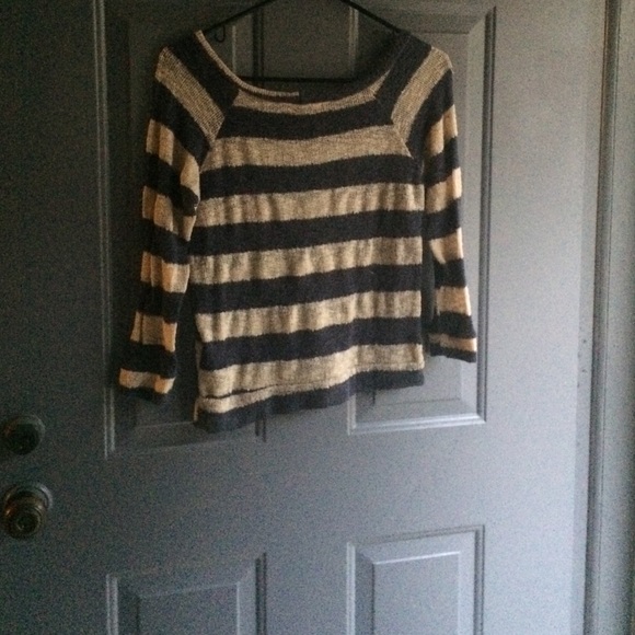 Knit sweater - Picture 2 of 2