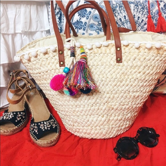 pom pom beach tote