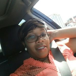 Meet your Posher, Nikee