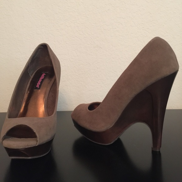 Dollhouse wedge heel shoes