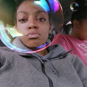 Meet your Posher, Camille