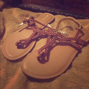 Basically new, in great shape, sandals!